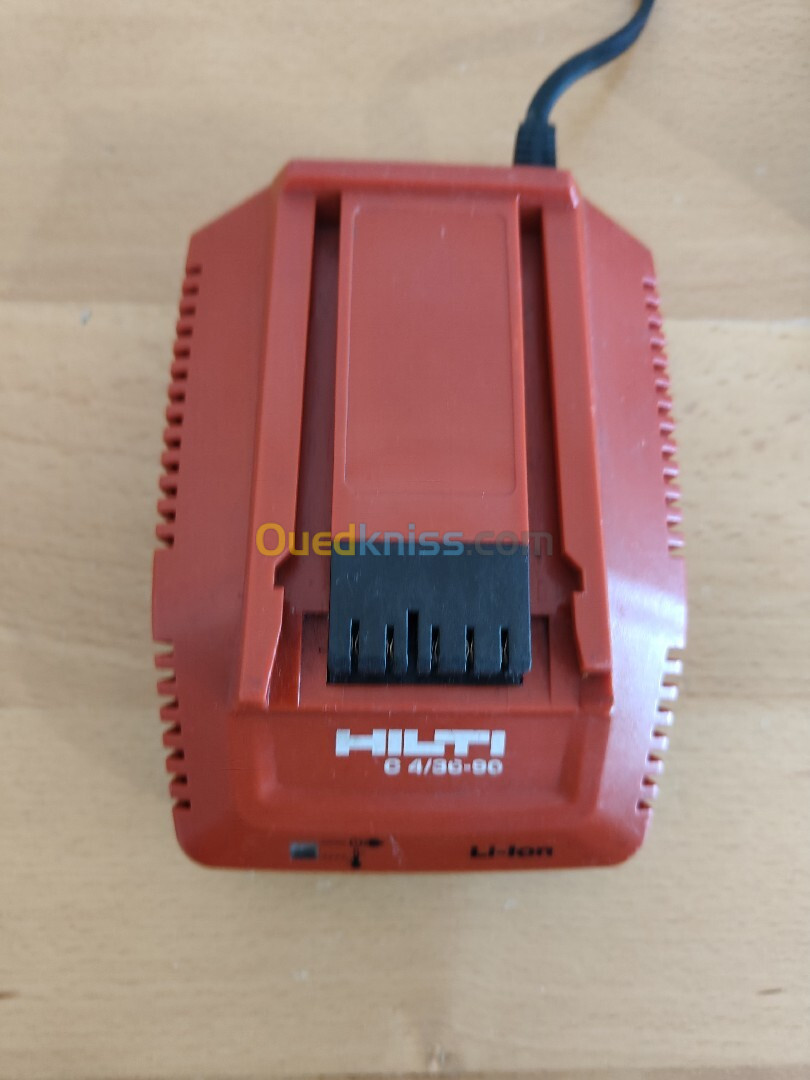 Hilti chargeur batterie 22V C4