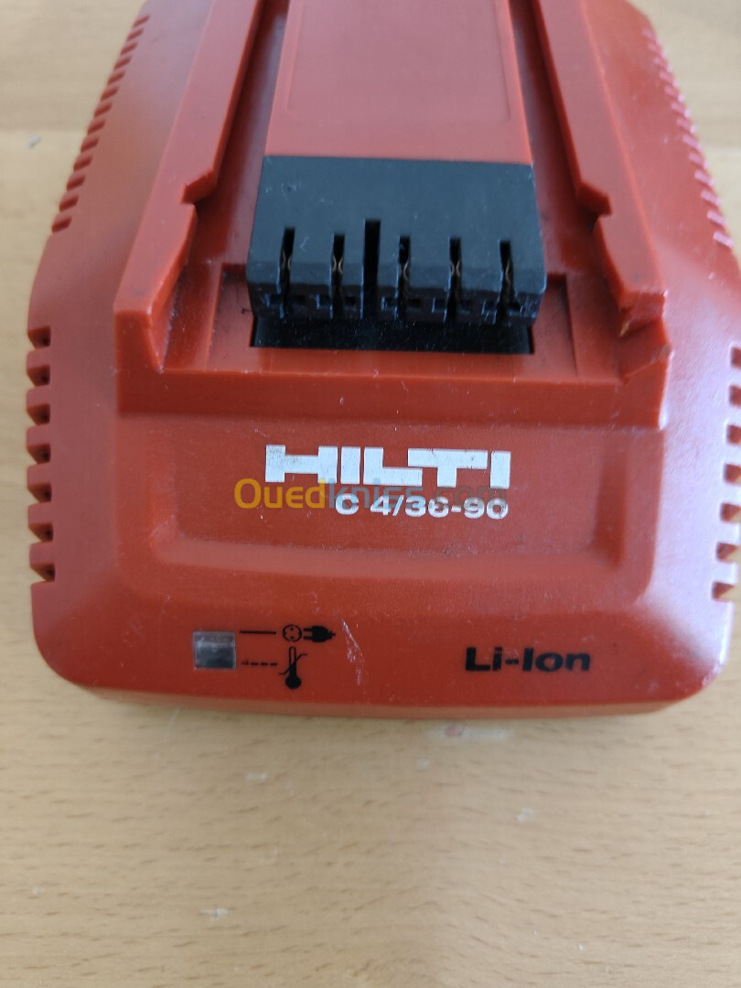 Hilti chargeur batterie 22V C4