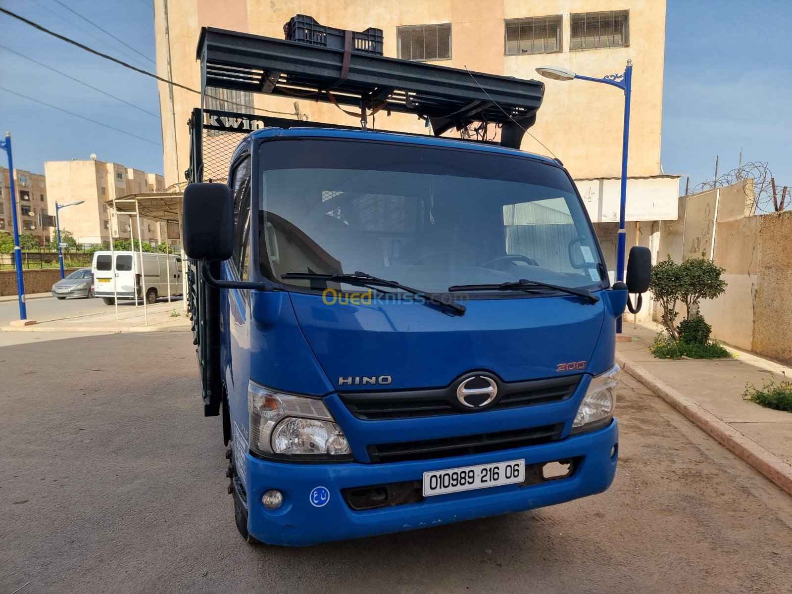 hino 300 hino 300 2016