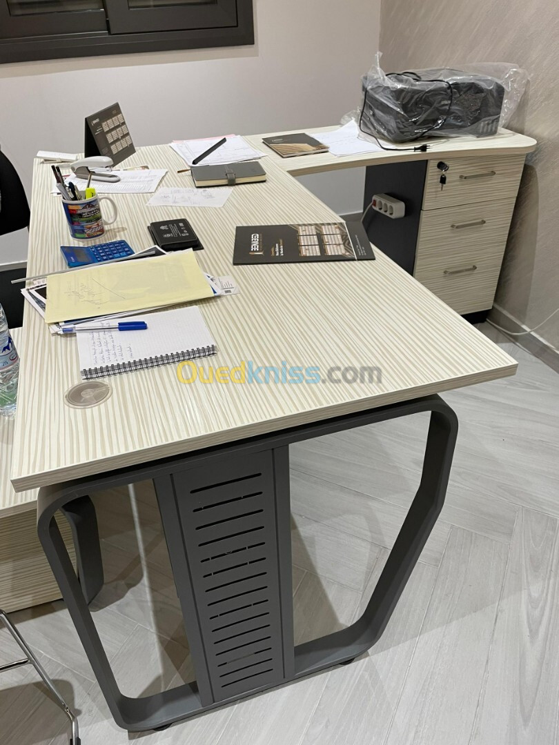 Bureau avec retour et tiroir +table base+ armoire bout de bureau