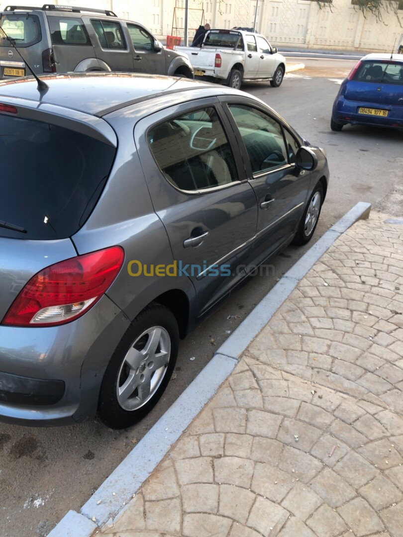 Peugeot 207 2011 