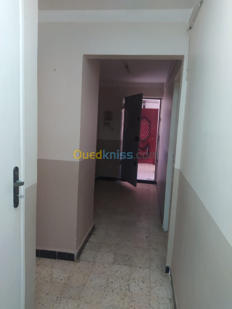 Location Appartement F4 Blida Blida