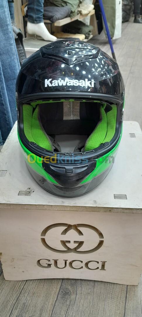 Casque moto 