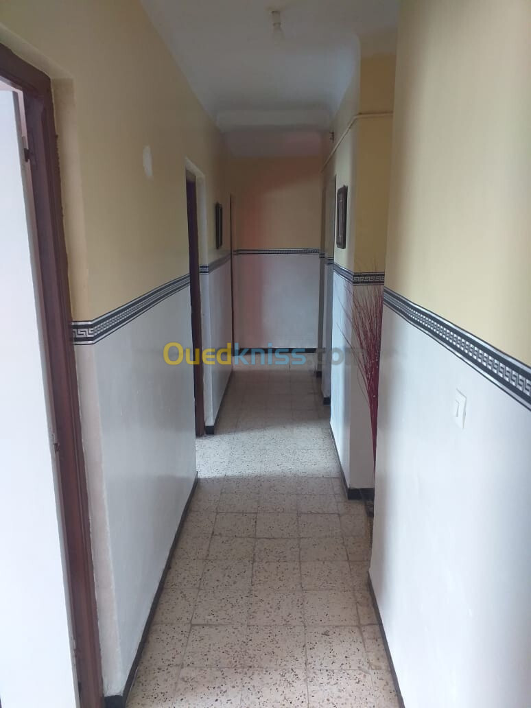 Location vacances Appartement F4 Mostaganem Mostaganem