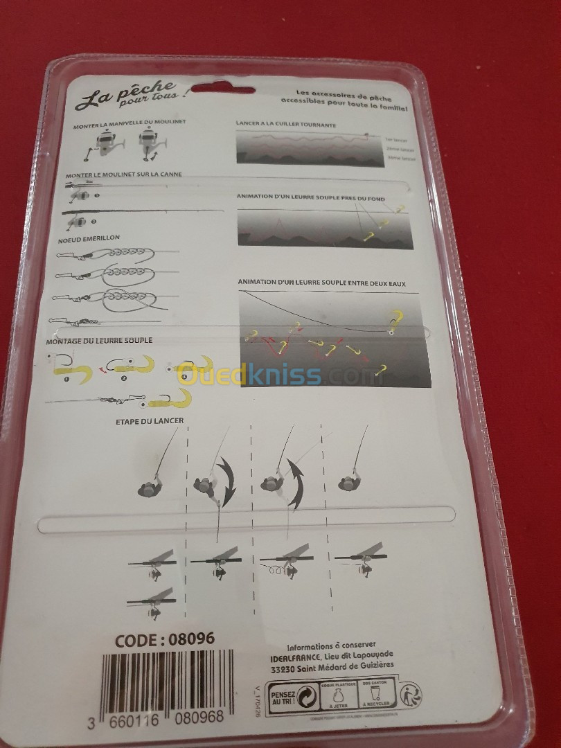 Canne télescopique avec moulinet et accessoires