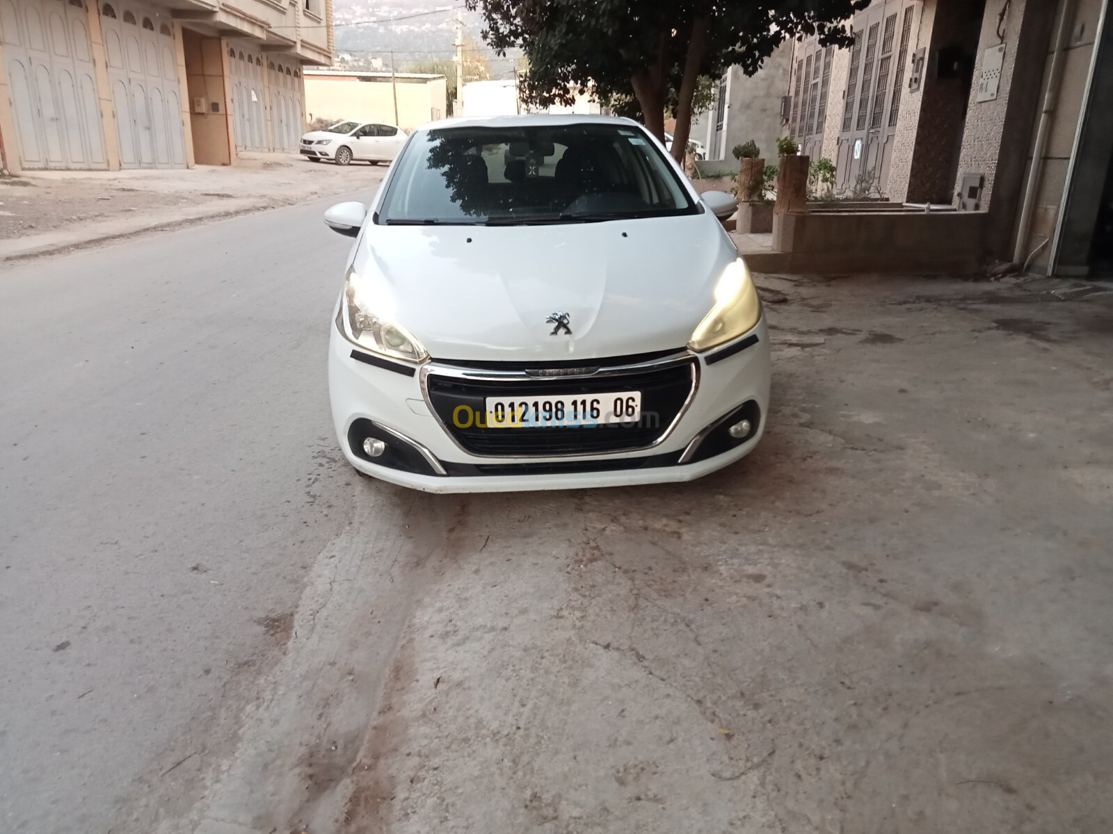 Peugeot 208 2016 Active Facelift