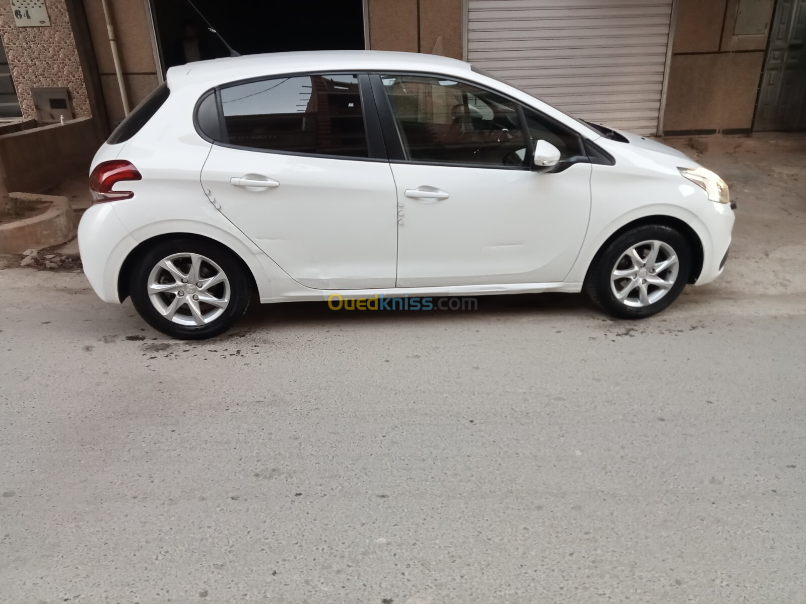 Peugeot 208 2016 Active Facelift