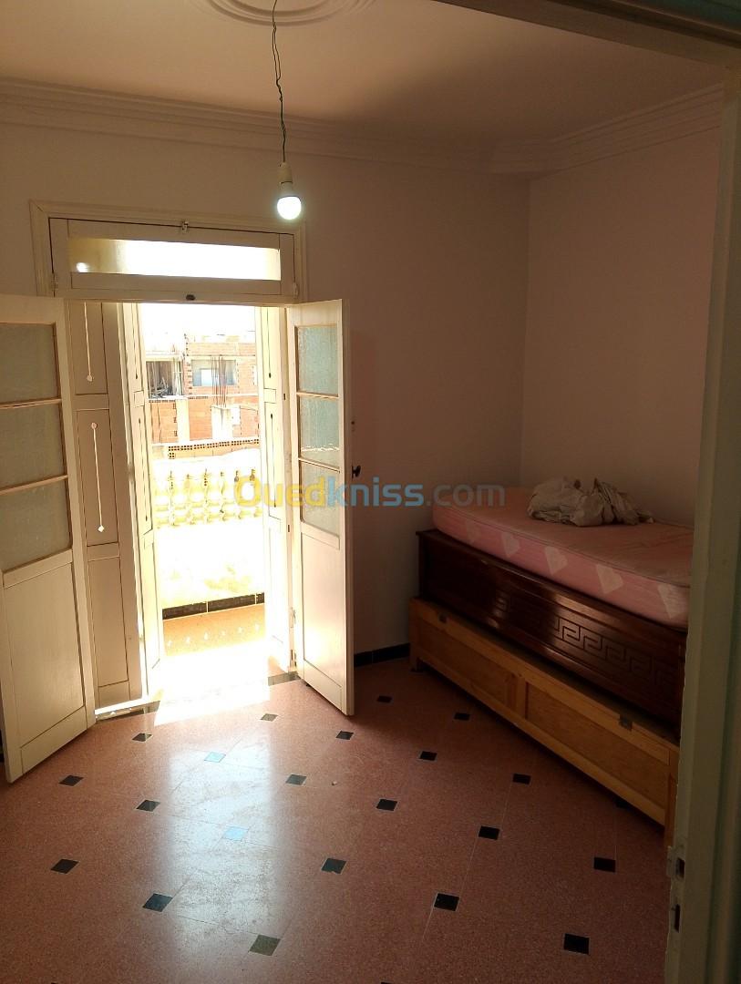 Location vacances Niveau De Villa F2 Alger Reghaia