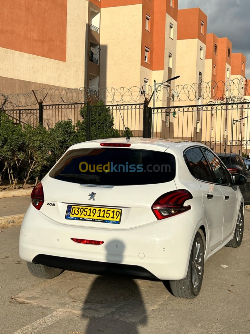 Peugeot 208 2015 Allure Facelift