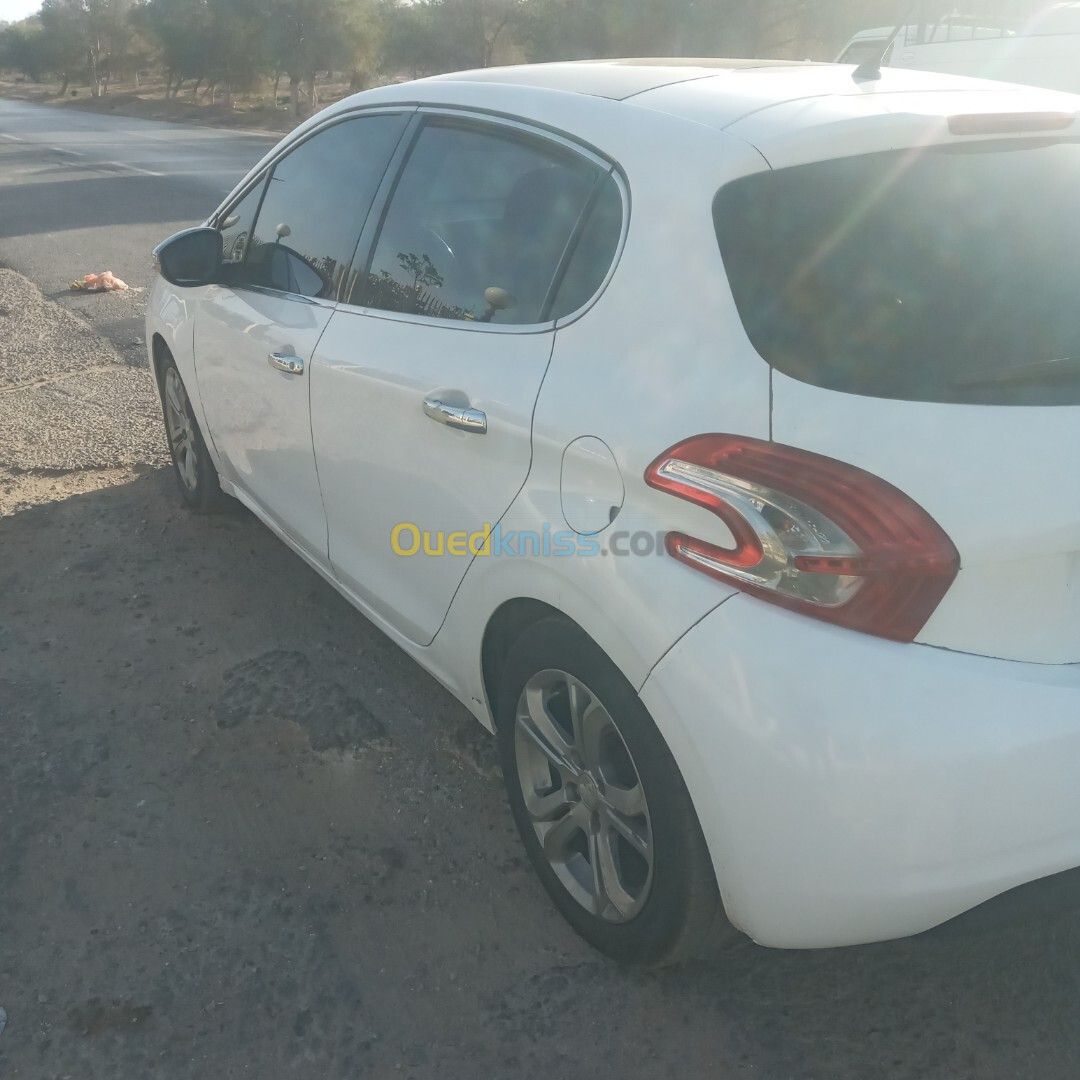 Peugeot 208 2014 208