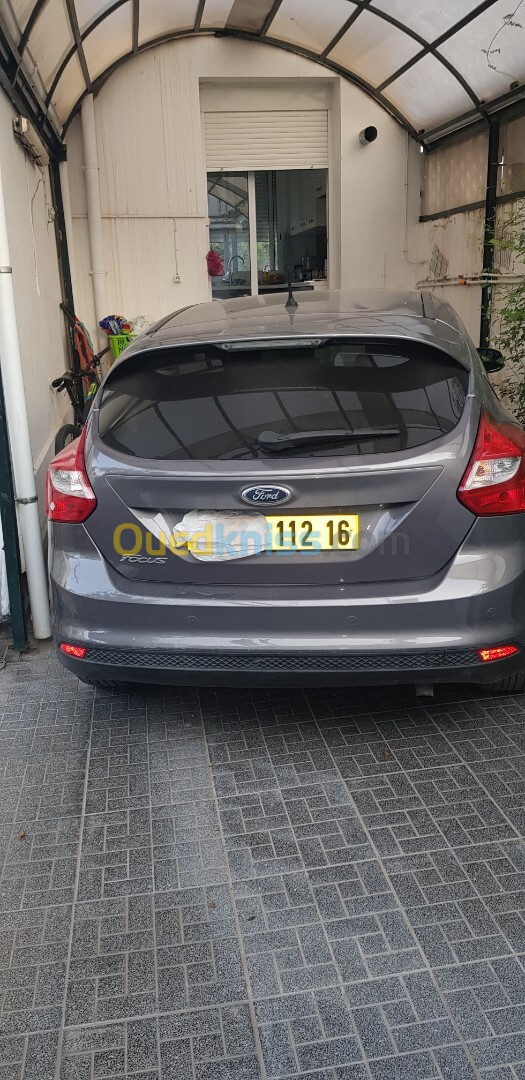 Ford Focus 5 portes 2012 Titanium