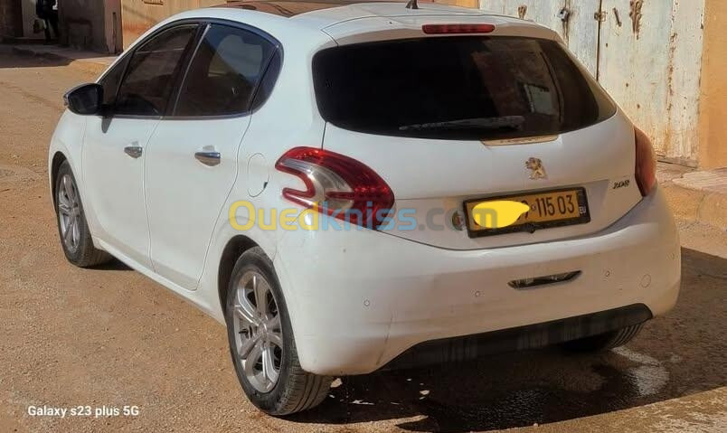 Peugeot 208 2015 Hd