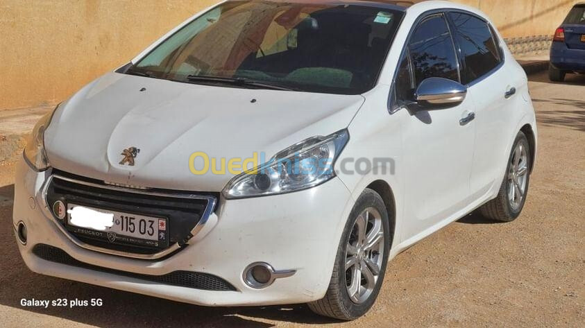 Peugeot 208 2015 Hd