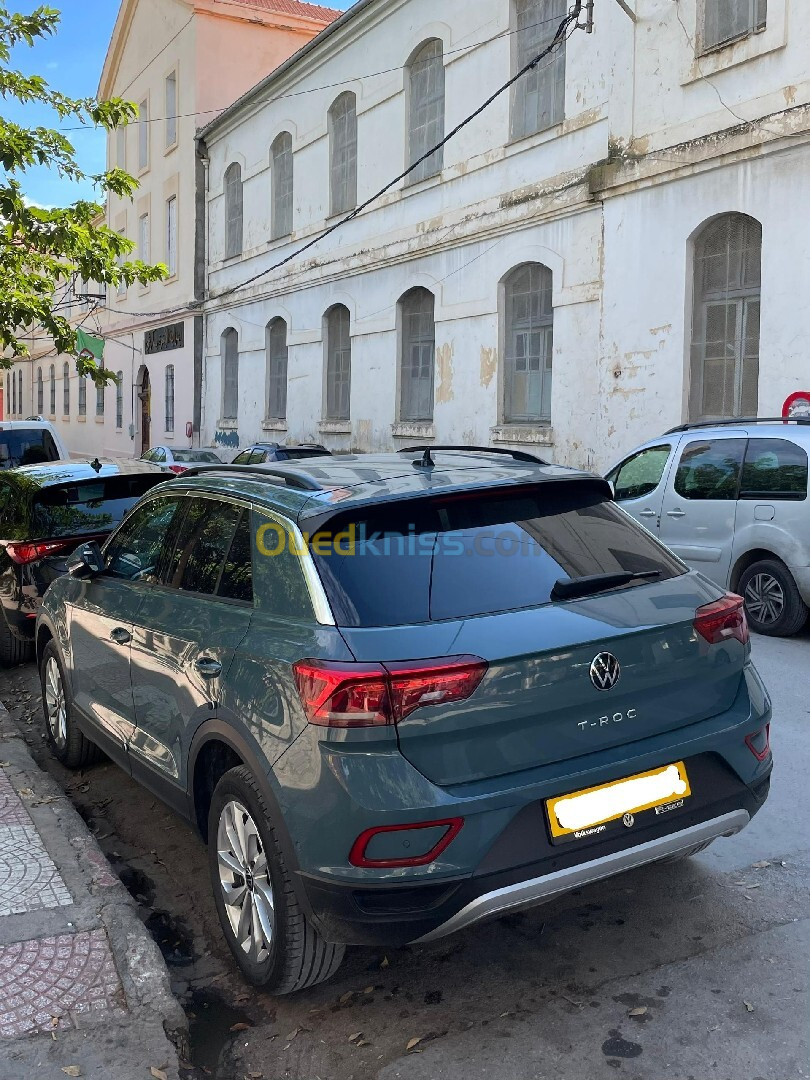 Volkswagen T-Roc 2023 +Active