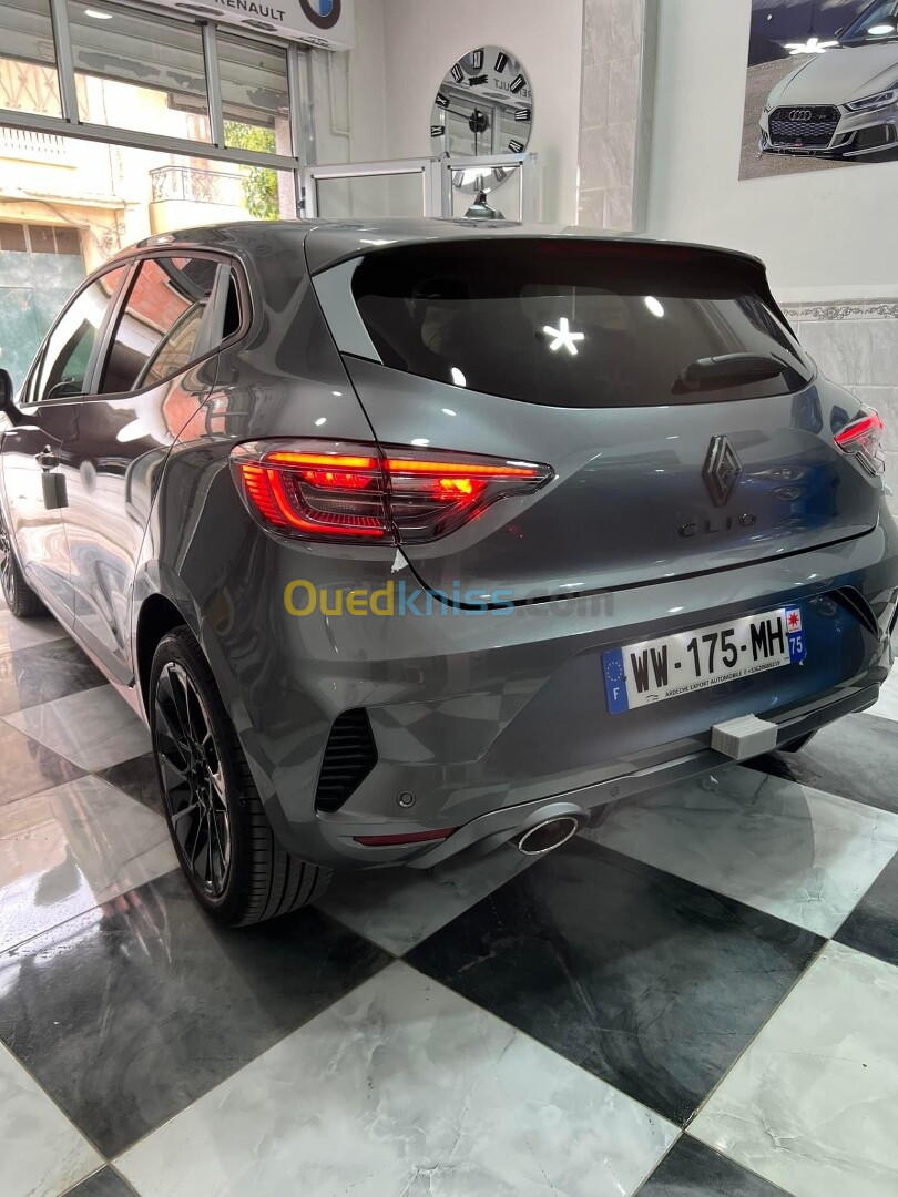 Renault Clio 2024 Alpine