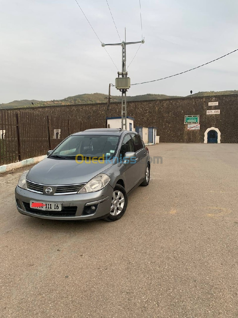 Nissan Tiida 5 portes 2011 