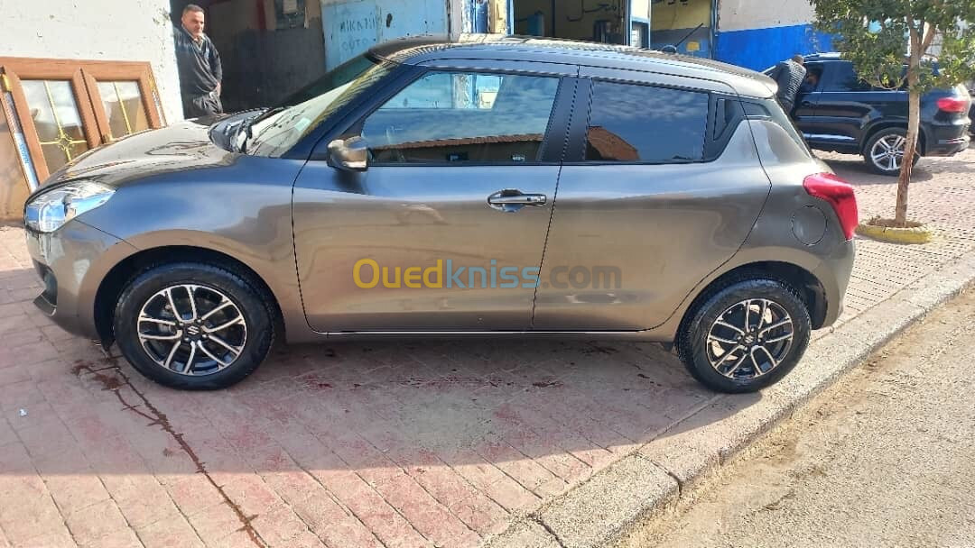 Suzuki Swift 2023 Tout