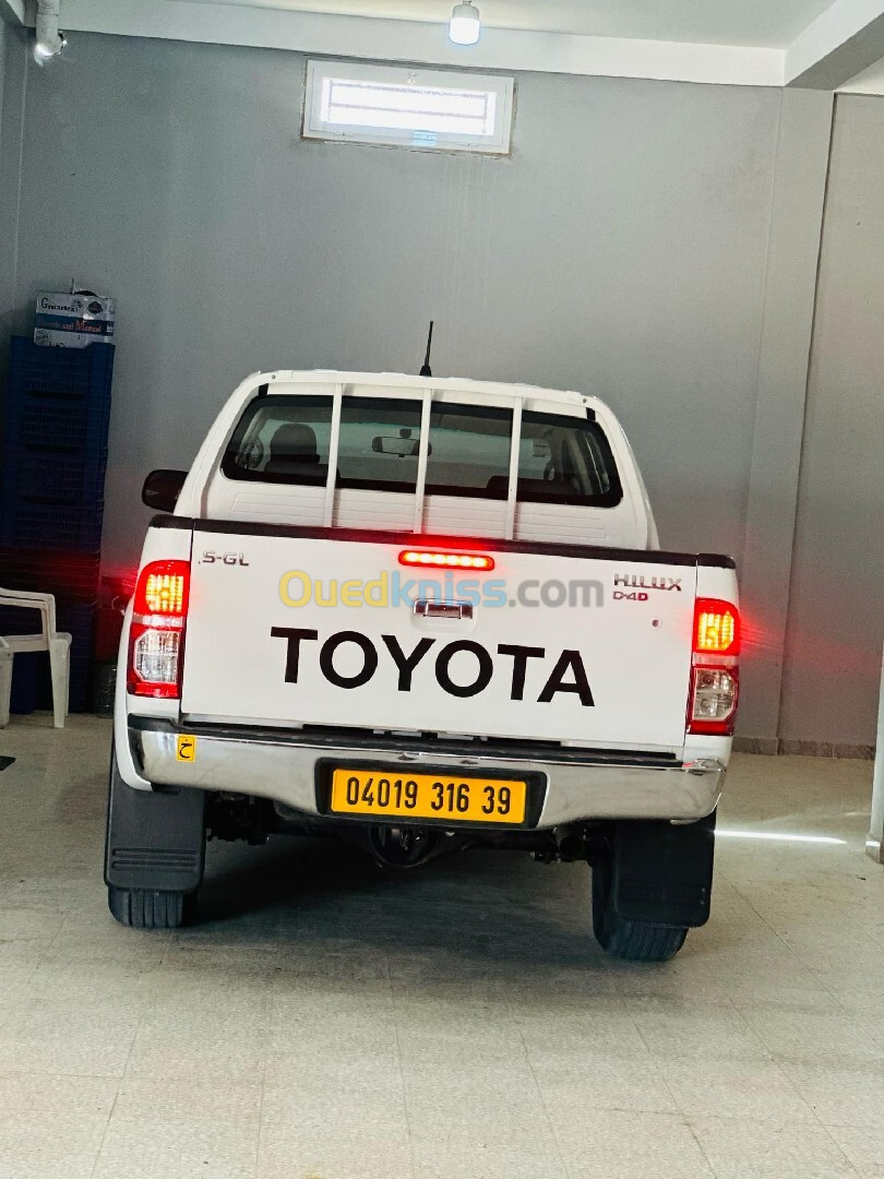 Toyota Hilux 2016 LEGEND SC 4x4