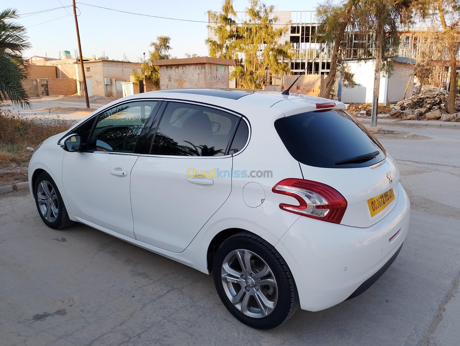 Peugeot 208 2015 Allure