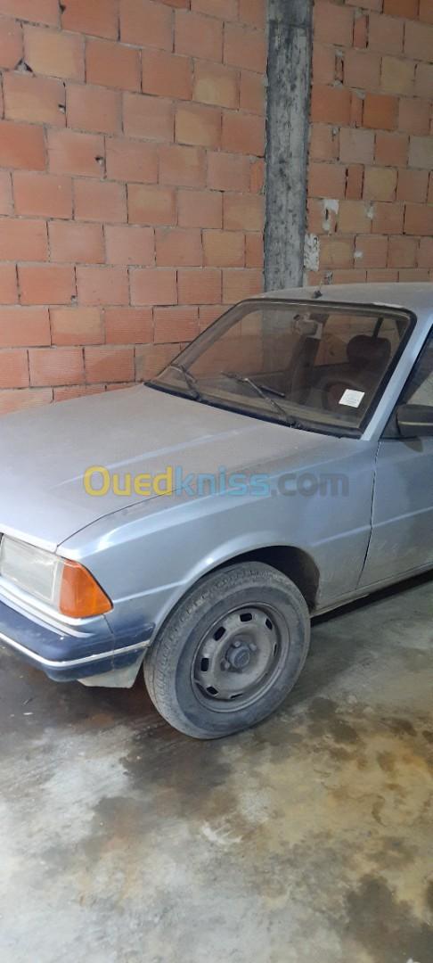 Peugeot 305 1984 305