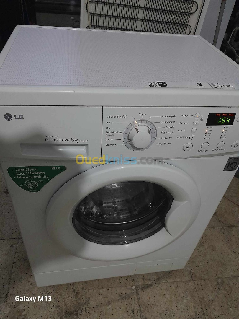 غسالة ملابس LG 6kg Direct Drive نظيفة بزاف