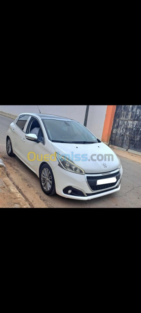 Peugeot 208 2015 Allure Facelift