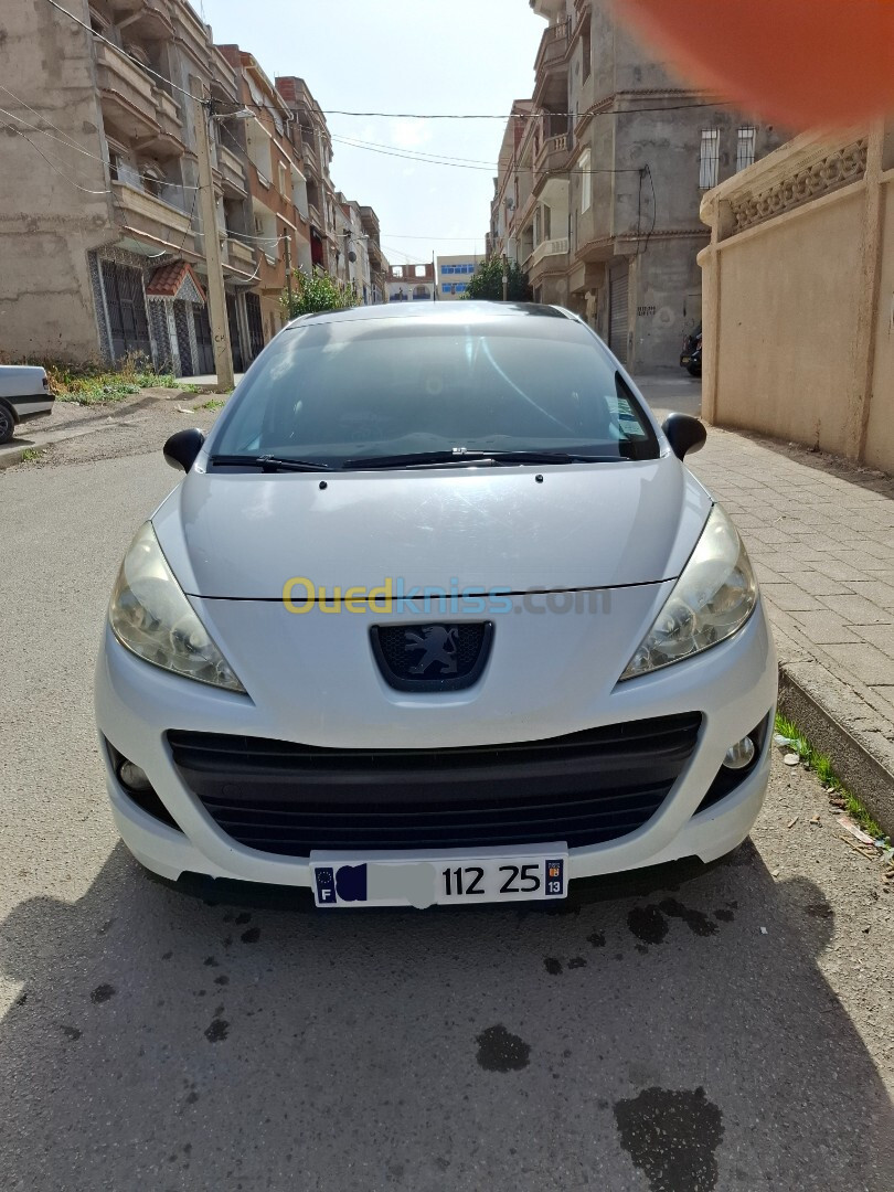 Peugeot 207 2012 Fennec