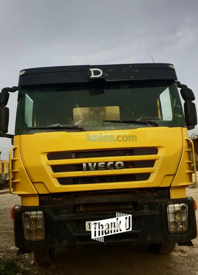 682 Iveco moteur shacman cardan 2014 - Béjaïa Algérie