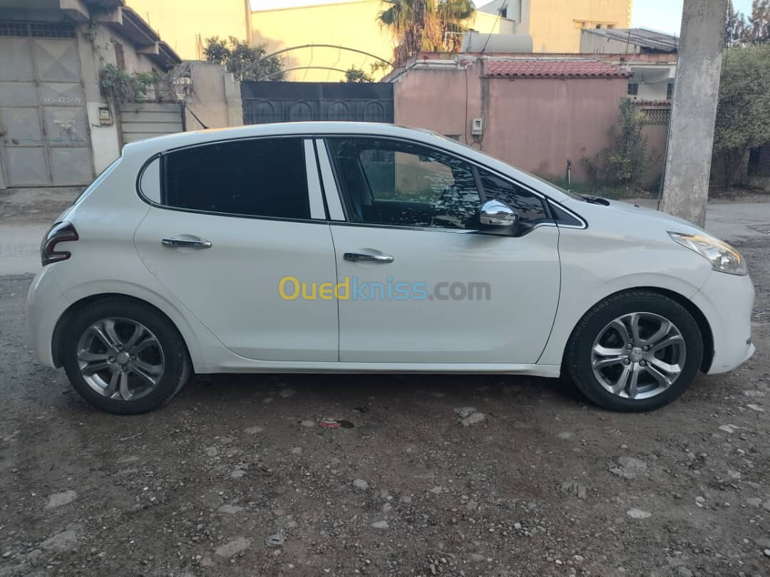 Peugeot 208 2014 Allure