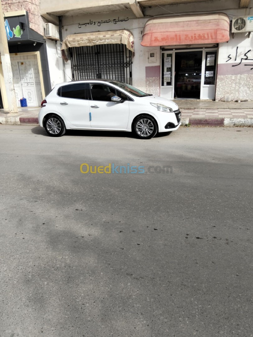 Peugeot 208 2016 Allure Facelift