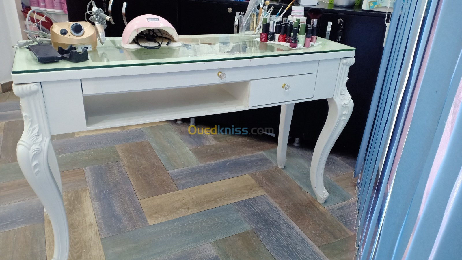 Table onglerie professionnel 