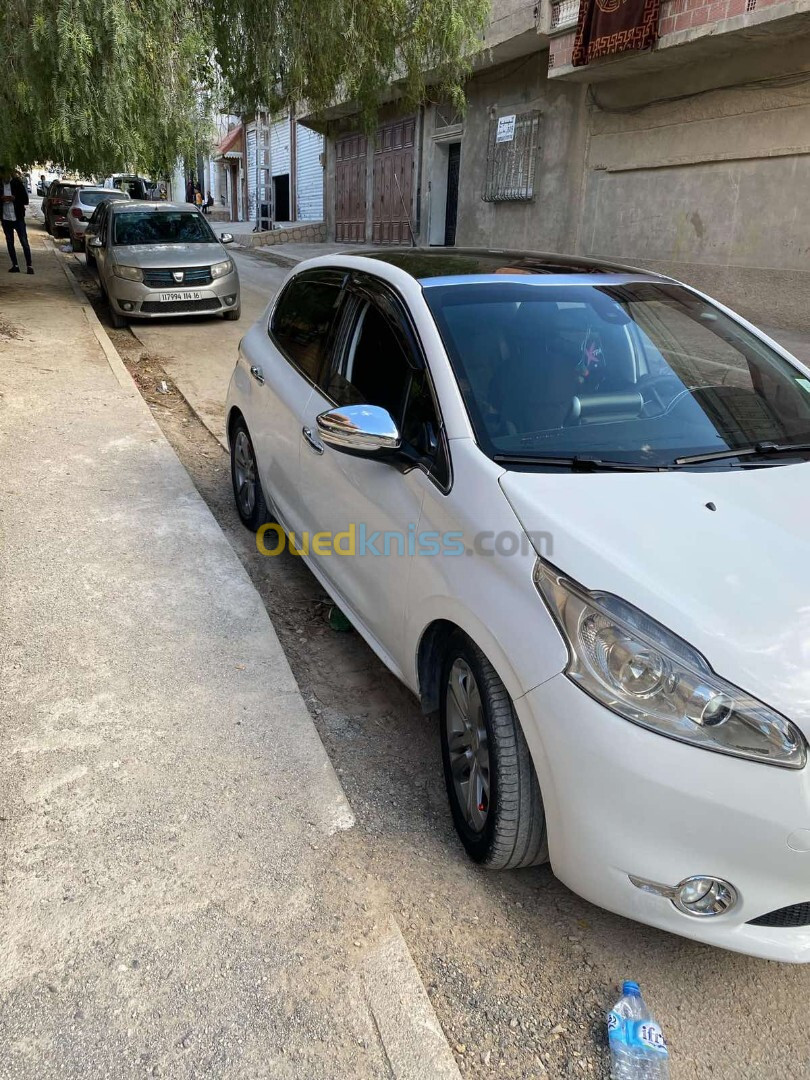 Peugeot 208 2015 Allure