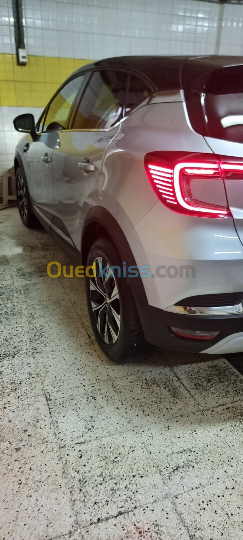 Renault Captur 2023 Tichno