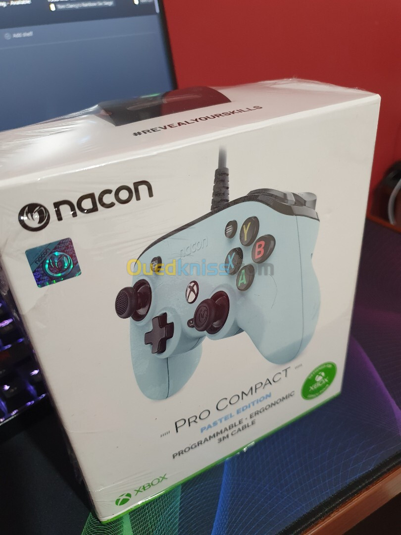 Manette Nacon Pro Compact pour Xbox/PC