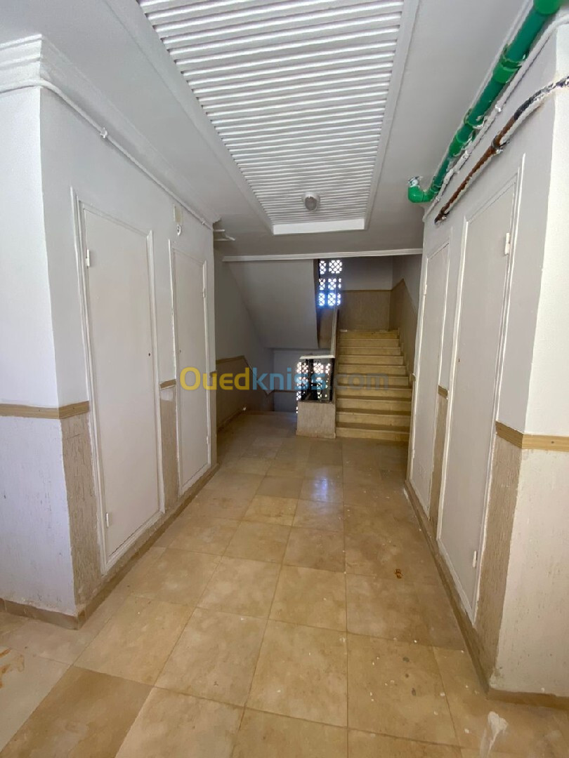 Location Appartement F4 Alger Staoueli