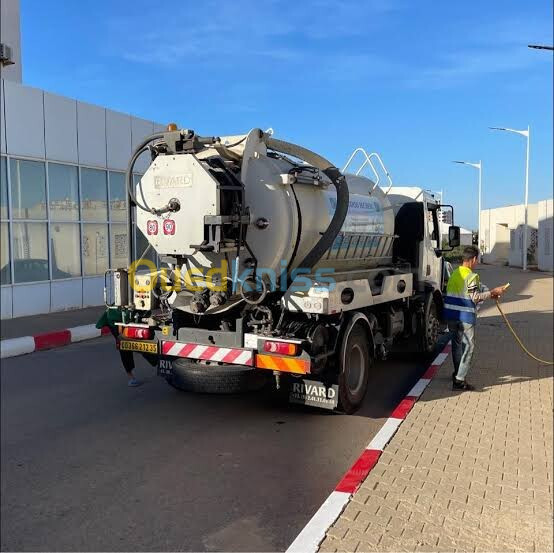 Camion vidange débouchage de canalisation 