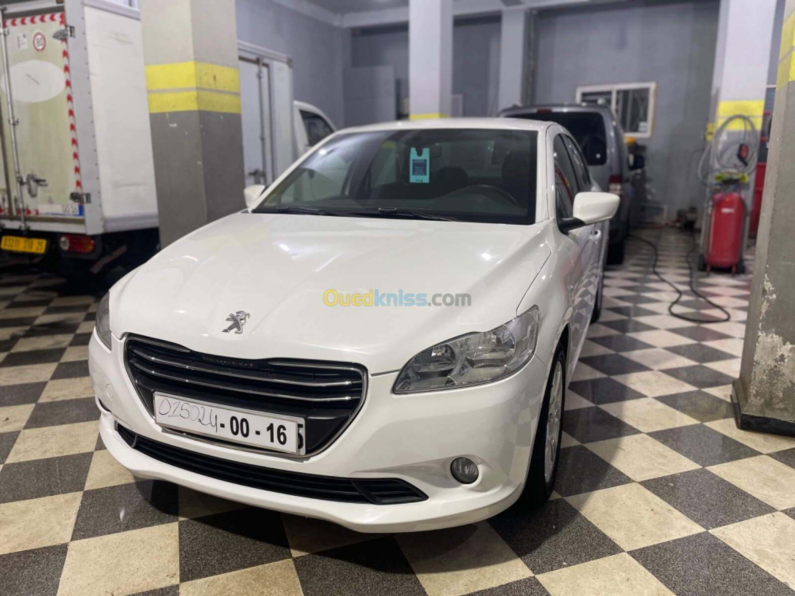 Peugeot 301 2013 Allure