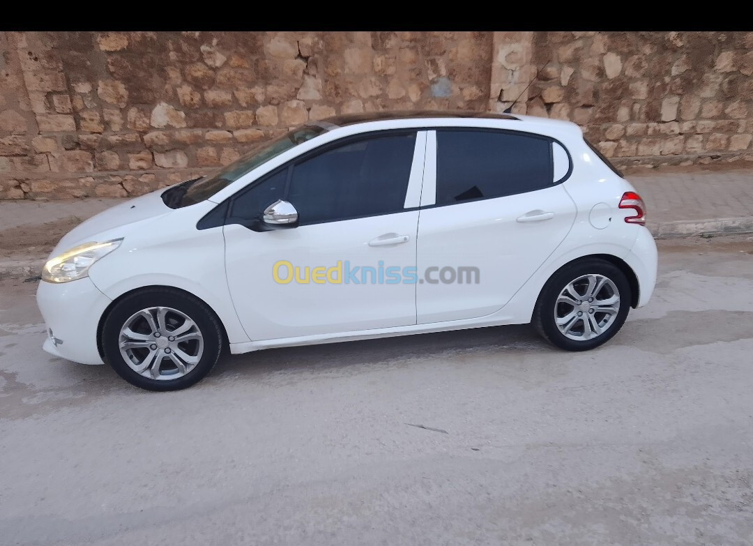 Peugeot 208 2013 208