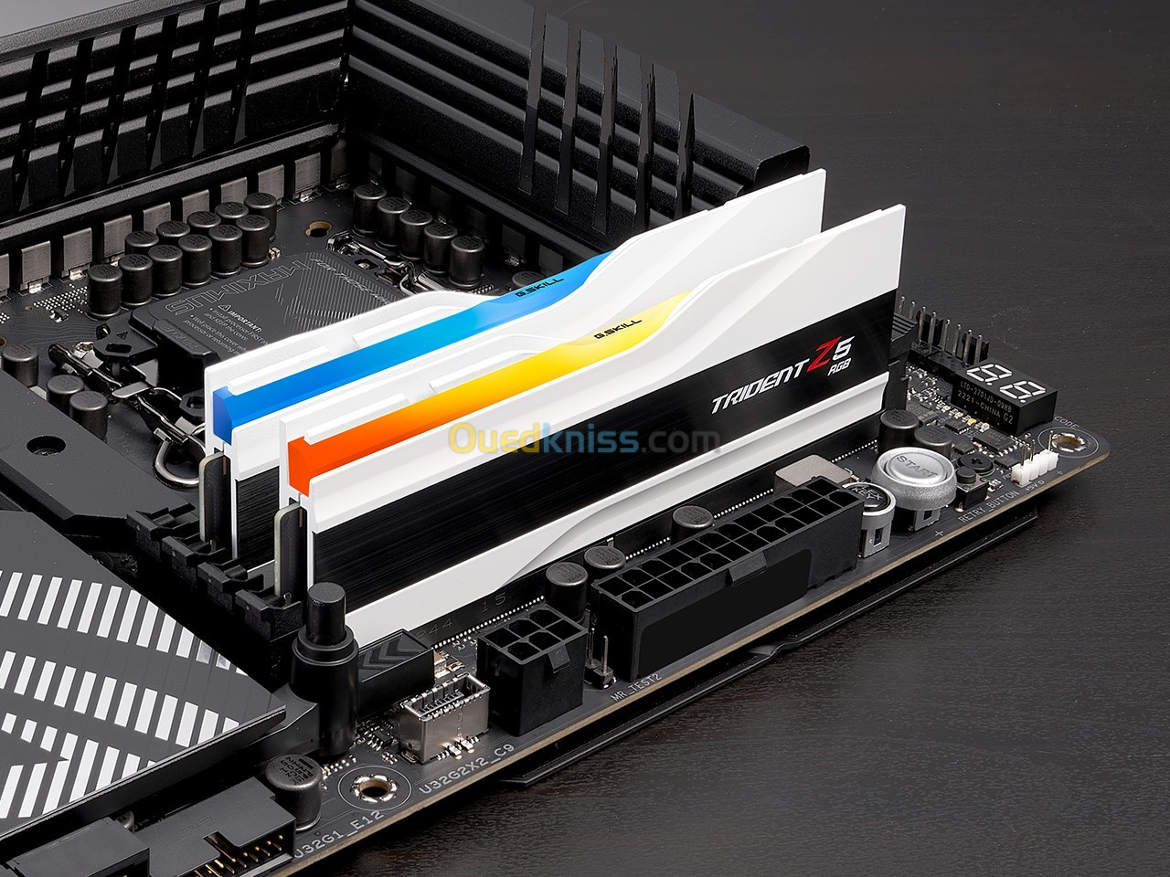 Ram G Skill Trident Z5 Neo RGB 32 Go (2x 16 Go) DDR5 6000 MHz CL36 Intel XMP White / BLaCK 