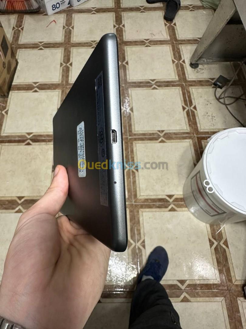 LENOVO TAB 8