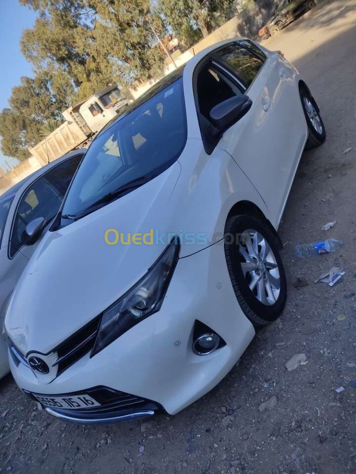 Toyota Auris 2015 Dynamique +