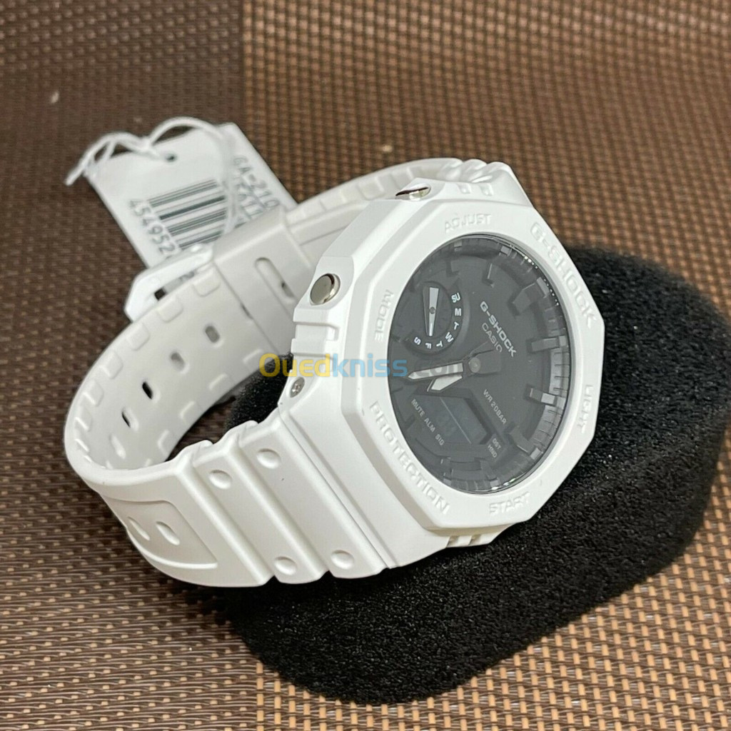 Montre Casio G-Shock Blanche Fond Noir