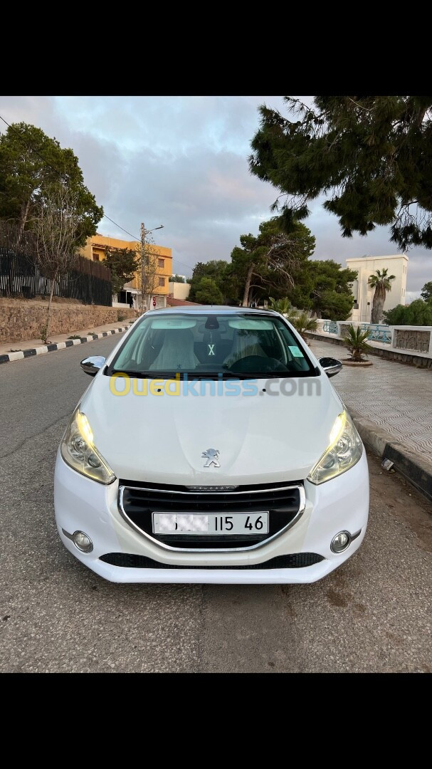 Peugeot 208 2015 Allure