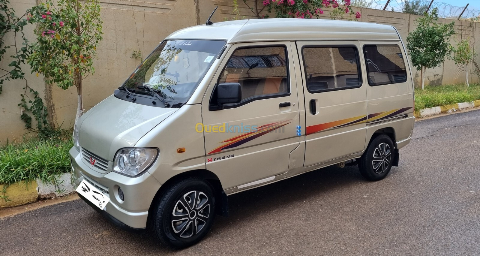 Wuling Mini bus 8 place 