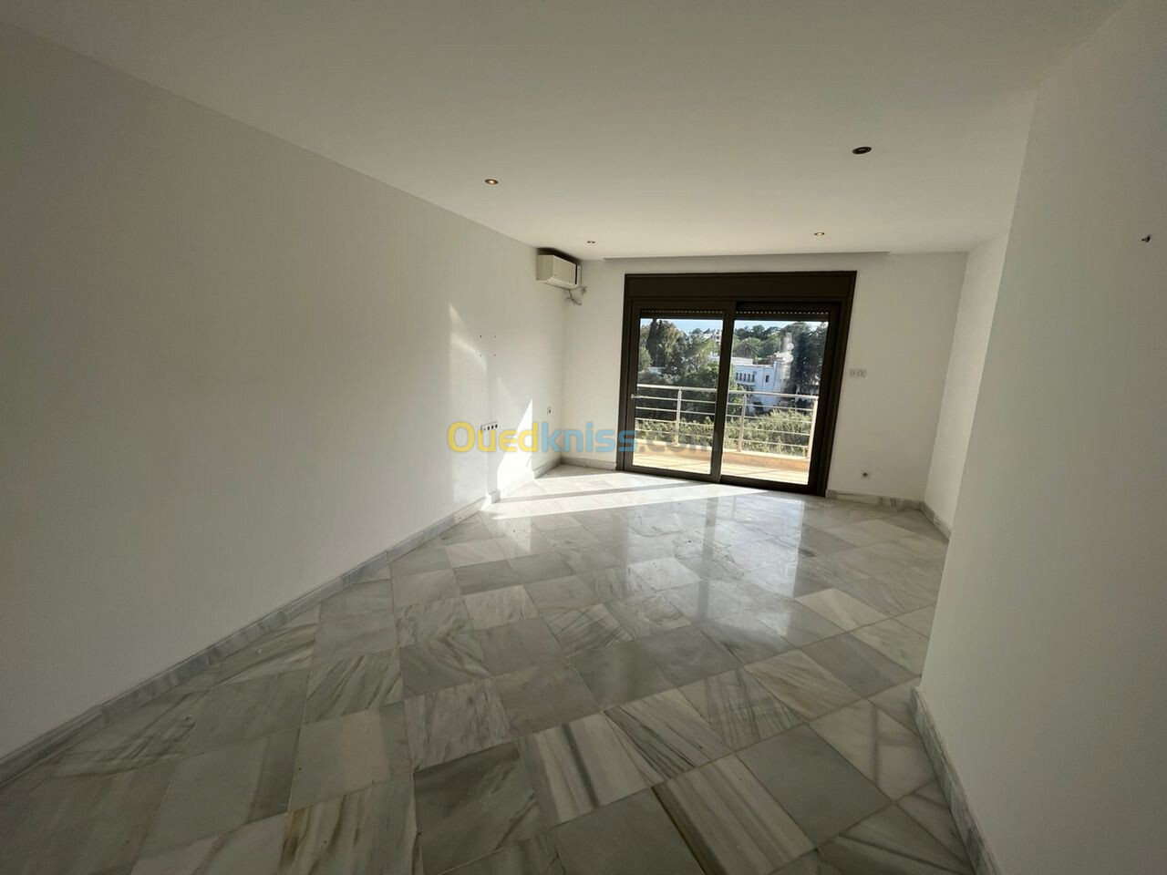 Location Appartement F4 Alger Hydra