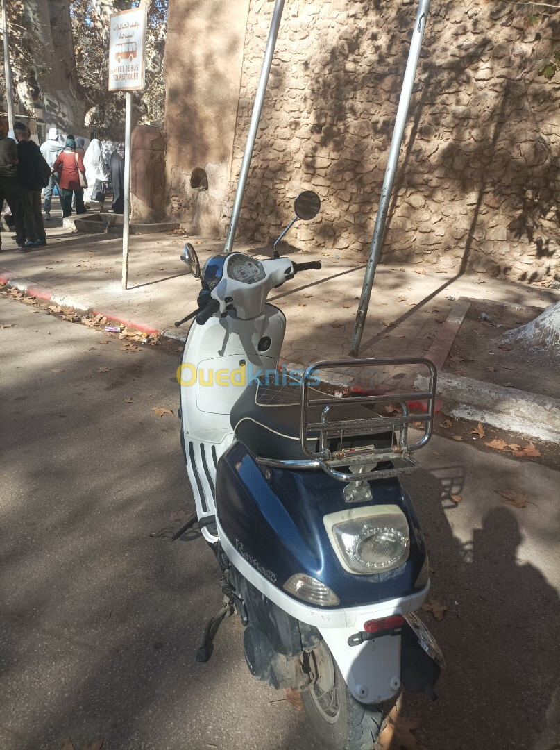 Roma 2 Scooter stylé 2022