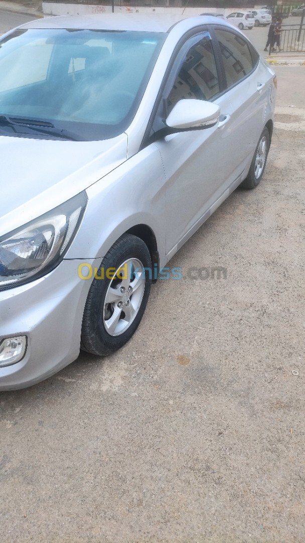 Hyundai Accent RB  4 portes 2012 Accent RB  4 portes