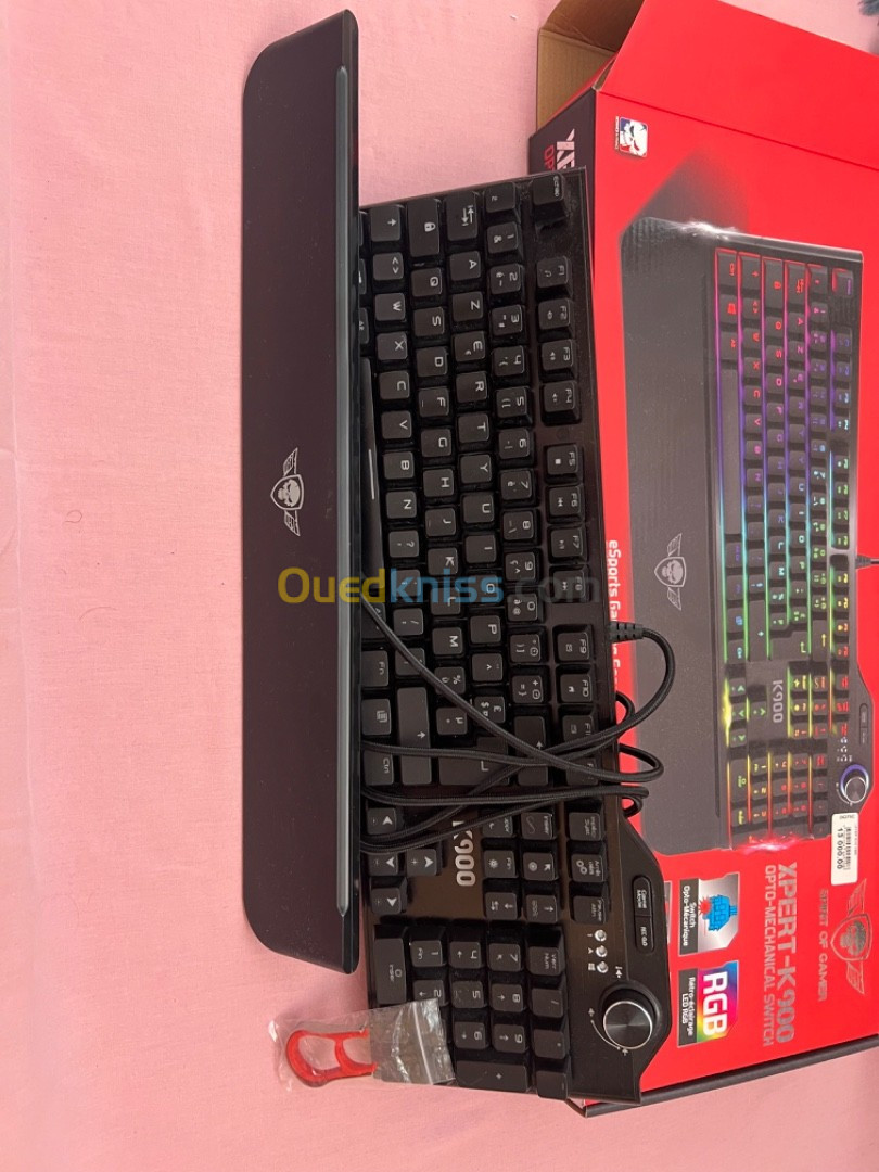 Clavier k900 mécanique spirit of gamer presque neuf