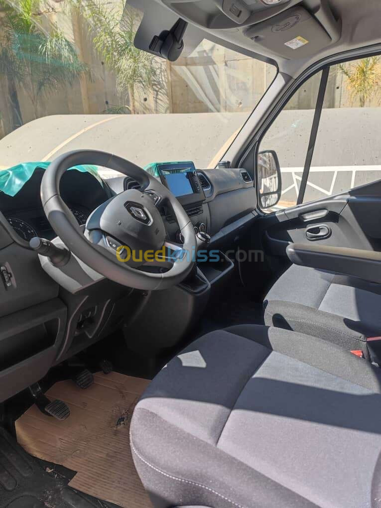 Renault Master 3 panneaux 2023