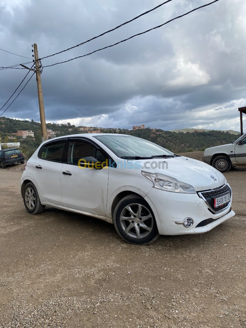 Peugeot 208 2015 